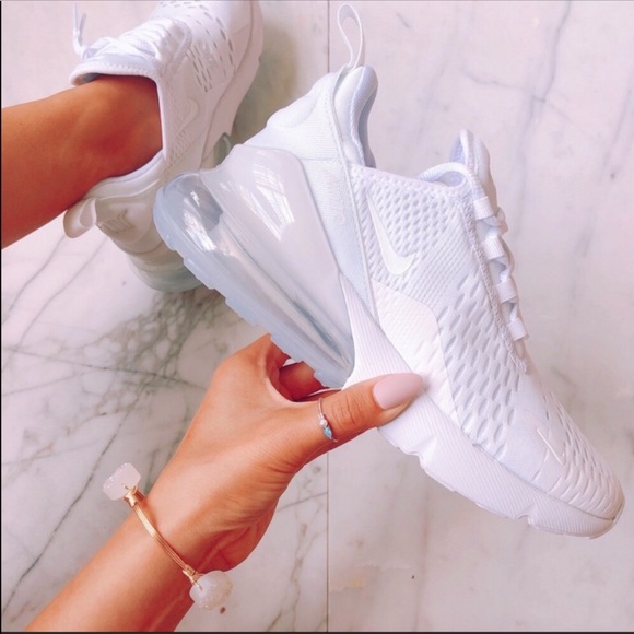 Nike Shoes - Airmax 270